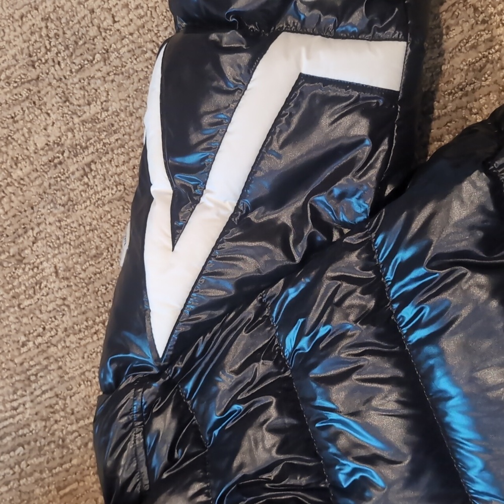 Moncler Shiny Black Puffer with White Emblem, size 4 XL - Picture 9 of 10